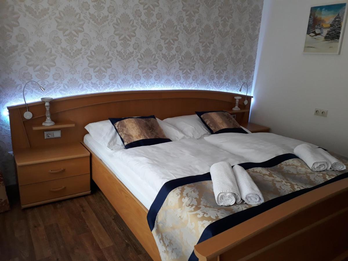 Doppelzimmer mit Balkon